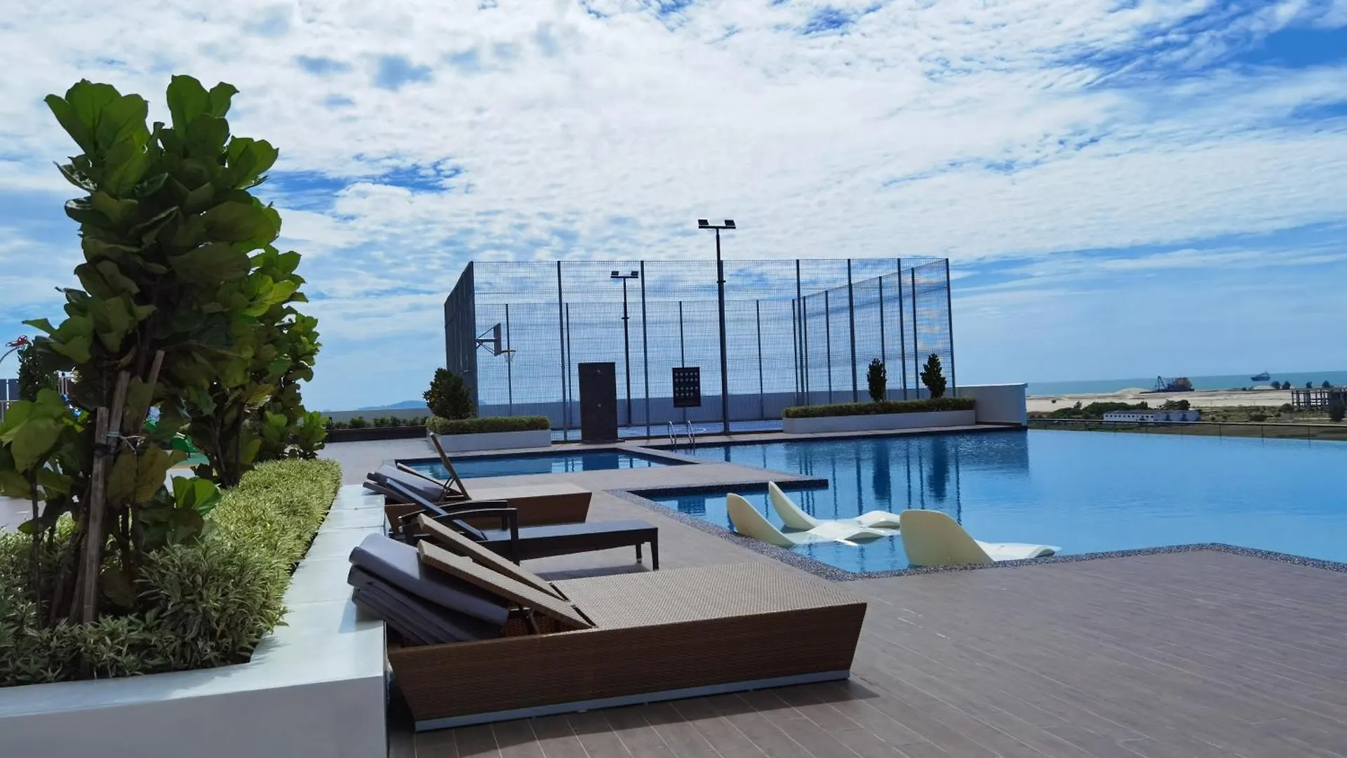 Amber Cove Seaview I Muji 2Br I Game Room I 3-9Pax location